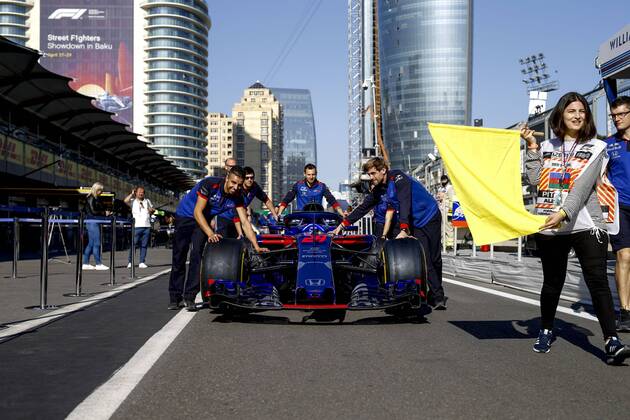 Motorsports: World Championship WM Weltmeisterschaft 2018; Grand Prix Azerbaijan, Grand Prix of Europe, Formula 1 2018 Azerbaijan Grand Prix, , 28 Brendon Hartley (NZL Toro Rosso, Ferrari) , Baku Azerbaijan