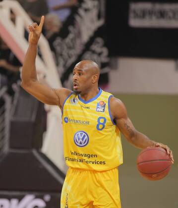 Bonn Germany 27 04 2018 Basketball Bundesliga BBL Telekom Baskets Bonn vs Loewen Braunschweig DeAndre Lansdowne Braunschweig in action