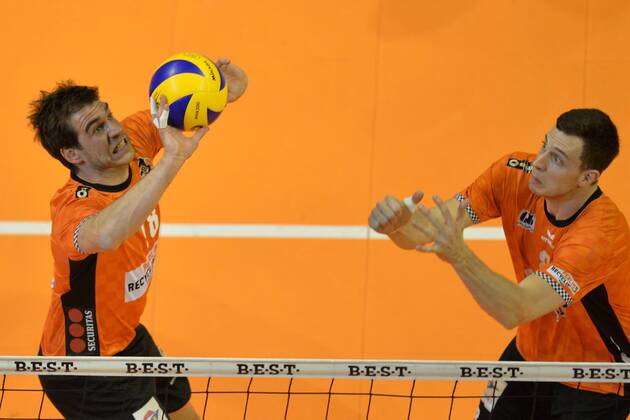 Volleyball Men Season 2017 18 1 Bundesliga BR Volleys VfB Friedrichshafen Finals Series for the German Championship 2 Game Pierre Pujol No. 18 Berlin Recycling Volleys Graham Vigrass No. 8 Berlin Recycling Volleys 29 04 18 Copyright: xMichaelxHundtx xMatthiasxKochx