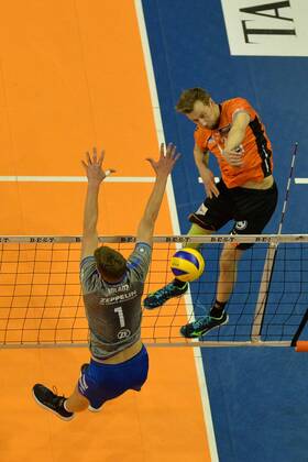 Volleyball Mens Season 2017 18 1 Bundesliga BR Volleys VfB Friedrichshafen Final Series for the German Championship 2 Game Bartlomiej Boldaz No 1 VfB Friedrichshafen Paul Carroll No 12 Berlin Recycling Volleys 29 04 18 Copyright: xMichaelxHundtx xMatthiasxKochx
