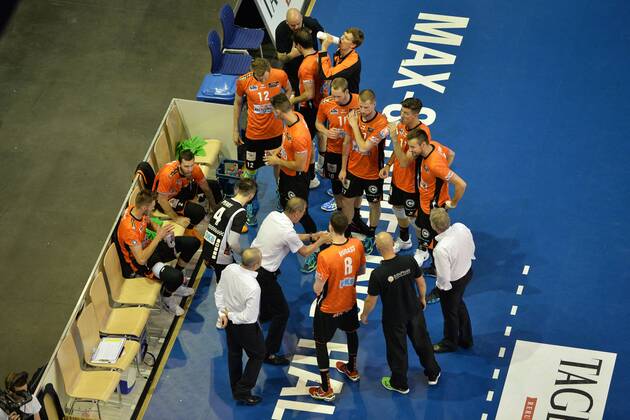 Volleyball Men Season 2017 18 1 Bundesliga BR Volleys VfB Friedrichshafen Final Series for the German Championship 2 Play the BR Volleys with head coach Stelian Moculescu Berlin Recycling Volleys in a break 29 04 18 Copyright: xMichaelxHundtx xMatthiasxKochx
