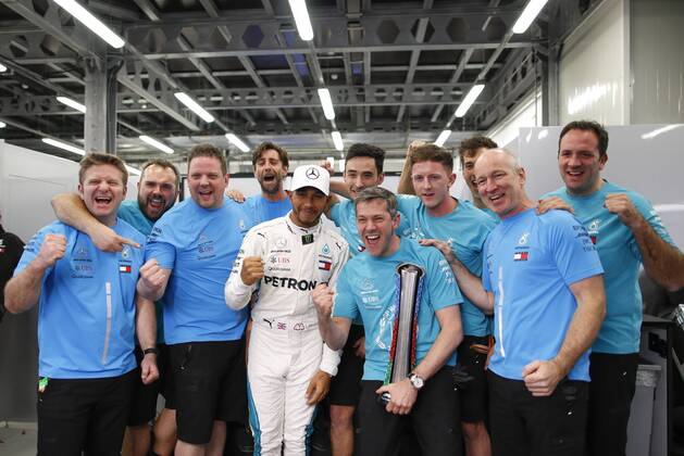 Bilder des Tages - SPORT Motorsports: World Championship WM Weltmeisterschaft 2018; Grand Prix Azerbaijan, Grand Prix of Europe, Formula 1 2018 Azerbaijan Grand Prix, 44 Lewis Hamilton (GBR, Mercedes AMG Petronas F1 Team), Baku Azerbaijan