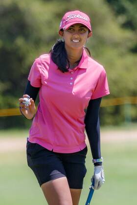 THE COLONY, TX - MAY 05: Aditi Ashok of India waves after making birdie on 3 during the LPGA Golf Damen Volunteers of America Texas Classic on May 5, 2018 at the Old American Golf Club in The Colony, TX. (Photo by Andrew Dieb Icon Sportswire) GOLF: MAY 05 LPGA - Volunteers of America Texas Classic Icon180505094 EDITORIAL USE ONLY