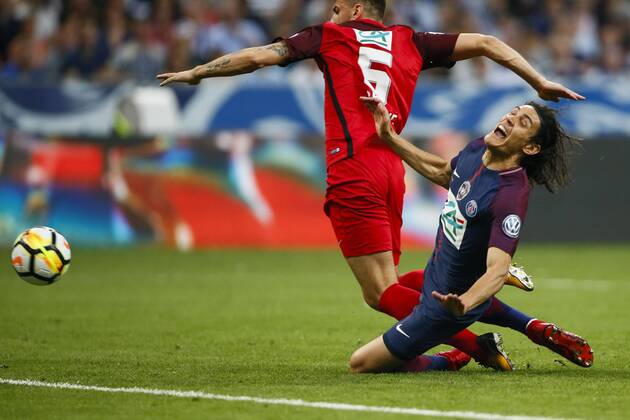 CAVANI Edinson (PSG) chute FOOTBALL : Les Herbiers vs Paris Saint Germain - Finale Coupe de France - 08 05 2018 GwendolineLeGoff Panoramic 