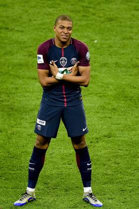 joie des joueurs du PSG apres le but refuse par l arbitrage video de Kylian Mbappe (PSG) FOOTBALL : Les herbiers vs PSG - Finale de la Coupe de France - St Denis - 08 05 2018 JBAutissier Panoramic 