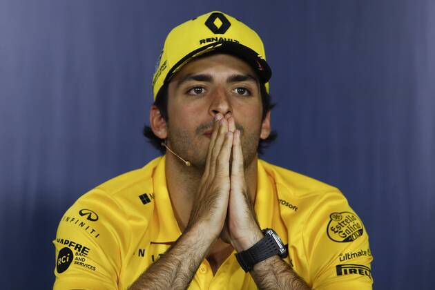 10th May, Circuit de Barcelona, Barcelona, Spain; Spanish Formula One Grand Prix, driver arrivals and press conference PK Pressekonferenz Carlos Sainz Renault F1 Team in to the press conference of the Spanish GP  ActionPlus12022984