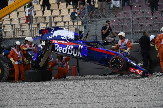The car of Brendon Hartley of New Zealand and Scuderia Toro Rosso is recovered from the track after he crashed during final practice for the Spanish Formula One Grand Prix at Circuit de Catalunya on May 12, 2018 in Montmelo, Spain.  xJosexBreton CordonxPressx xSpanishxF1xGrandxPrixx-xPracticex