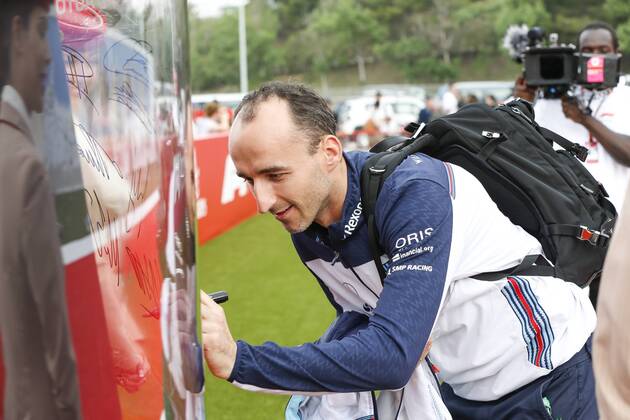 May 12, 2018 - Barcelona, Spain - Williams Martini Racing driver Robert Kubica (40) arrive at the qualifying day of the F1 Grand Prix celebrated at Circuit of Barcelona 12th May 2018 in Barcelona, Spain. (Credit: NurPhoto) Spanish F1 Grand Prix - Qualifying  - ZUMAn230 20180512_zaa_n230_717 Copyright: xUrbanandsportx