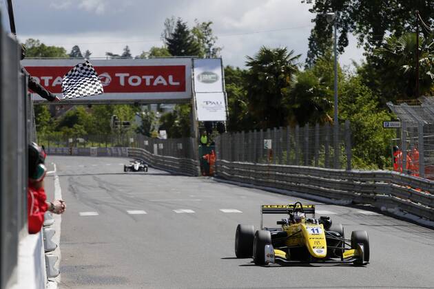 11 Sacha Fenestraz FRA Carlin Dallara F317 Volkswagen FIA Formula 3 European Championship round 1 race 2 Pau FRA 11 13 May 2018