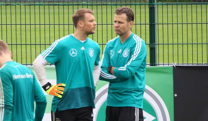 Goalkeeper Manuel Neuer Germany Germany Team manager of the national team Oliver Bierhoff Germany Germany 24 05 2018 Training of the German national team for the World Cup preparation in the sports zone Rungg in Eppan South Tyrol