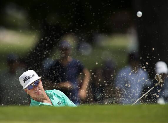 May 24, 2018 - Fort Worth, TX, USA - FORT WORTH, TX - MAY 24, 2018 - Charley Hoffman hits out of the sand trap on the 17th hole and is the leader at midday during the first round of the 2018 Fort Worth Invitational PGA Golf Herren at Colonial Country Club in Fort Worth, Texas 2018 Fort Worth Invitational PGA - ZUMAsc5_ 20180524_zaf_sc5_037 Copyright: xErichxSchlegelx
