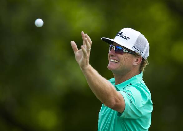 May 24, 2018 - Fort Worth, TX, USA - FORT WORTH, TX - MAY 24, 2018 - Charley Hoffman is the leader at midday during the first round of the 2018 Fort Worth Invitational PGA Golf Herren at Colonial Country Club in Fort Worth, Texas 2018 Fort Worth Invitational PGA - ZUMAsc5_ 20180524_zaf_sc5_019 Copyright: xErichxSchlegelx