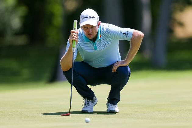 FORT WORTH, TX - MAY 25: Justin Rose of England lines up his putt the 8 green during the second round of the Fort Worth Invitational on May 25, 2018 at Colonial Country Club in Fort Worth, TX. (Photo by Andrew Dieb Icon Sportswire) GOLF: MAY 25 PGA Golf Herren - Fort Worth Invitational Icon180525312 EDITORIAL USE ONLY