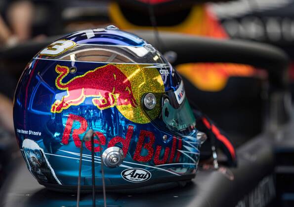 Helmet by Daniel Ricciardo Aston Martin Red Bull Racing Grand Prix of Monaco 2018 Race Motorsport Formula 1 26 05 2018 Grand Prix of Monaco 2018 Race Motorsport Formula 1 26 05 2018 Monte Carlo Copyright: xIllman Eibner-Pressefotox EP_Illmann