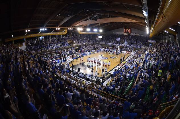 Photo Richard Morgano - LaPresse 28 May 2018 - Brescia (Italy) Basket Serie A basket season 2017-2018 Playoff Semifinals Game 3 Germani Brescia vs EA7 Emporio Armani Olimpia Milano In the pic: pubblico Copyright: xRichardxMorgano LaPresse LaPressx