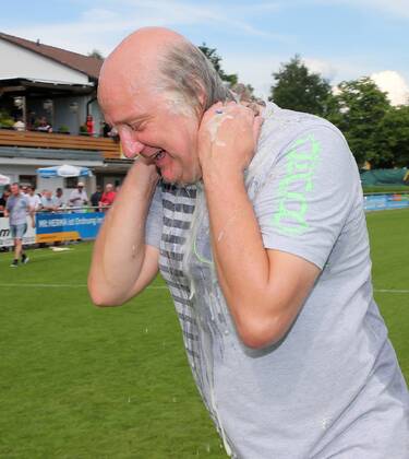 BAU 03 06 2018 Bonlanden Football SV Bonlanden vs Türkspor Stuttgart Coach Klaus Kämmerer Bonlanden after a champagne shower