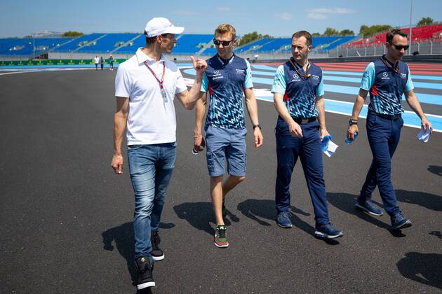 Sergei Sirotkin Williams Martini Racing visits the track with team members Grand Prix of France 2018 Race Motorsport Formula 1 21 06 2018 Grand Prix of France 2018 Race Motorsport Formula 1 21 06 2018 Le Castellet Copyright: xIllman Eibner-Pressefotox EP_eer