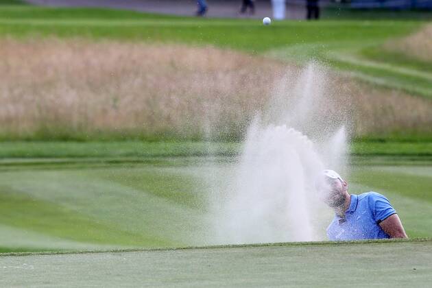 Max Kieffer GER plays for the victory with 3 day blow from the bunker Sand splashes 30 BMW International Open Golf Open Gut Laerchenhof Koeln 23 06 2018 BMW International Open Golf Koeln Copyright: xRoskaritzx Eibner-Pressefotox EP_fh_rrz