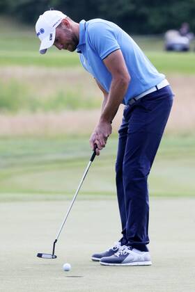 Max Kieffer GER plays for the victory with 3 day pocking 30 BMW International Open Golf Open Gut Laerchenhof Koeln 23 06 2018 BMW International Open Golf Koeln Copyright: xRoskaritzx Eibner-Pressefotox EP_fh_rrz