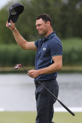 Martin Kaymer GER plays for the winner with the last put to birdie on hole 18 he saves the 2nd place Emotion Relief Platz 2 4 Day 30 BMW International Open Golf Golf Open Good Lärchenhof Cologne 24 06 2018 BMW International Open Golf Cologne Copyright: xRoskaritzx Eibner-Pressefotox EP_fh_rrz