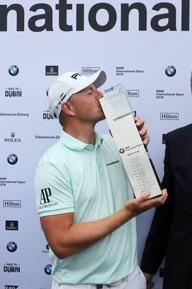 Winner Matt Wallace GB with the kiss on the winners cup Winner 1 Place 4 Day 30 BMW International Open Golf Open Golf Lärchenhof Cologne 24 06 2018 BMW International Open Golf Cologne Copyright: xRoskaritzx Eibner-Pressefotox EP_fh_rrz