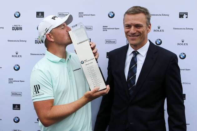 Winner Matt Wallace GB with the kiss on the winners cup Winner 1 Place 4 Day 30 BMW International Open Golf Open Golf Lärchenhof Cologne 24 06 2018 BMW International Open Golf Cologne Copyright: xRoskaritzx Eibner-Pressefotox EP_fh_rrz