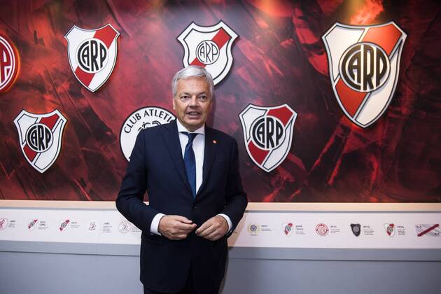 Vice-Prime Minister and Foreign Minister Didier Reynders pictured during a visit to the Club Atlético River Plate in Buenos Aires on the first day of a Belgian Economic mission to Argentina, Monday 25 June 2018 in Buenos Aires, Argentina. Several federal and regional ministers accompany the princess on a week-long economic mission to Argentina and Uruguay. LAURIExDIEFFEMBACQ x84008362stx