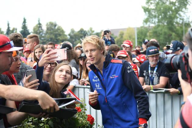 Brendon Hartley Red Bull Toro Rosso Honda signs autographs at the Styrian Green Carpet Formula 1 Grand Prix of Austria Red Bull Ring 30 06 2018 Formula 1 Grand Prix of Austria Red Bull Ring 30 06 2018 Spielberg Copyright: xSchustx Eibner-Pressefotox EP_Schust