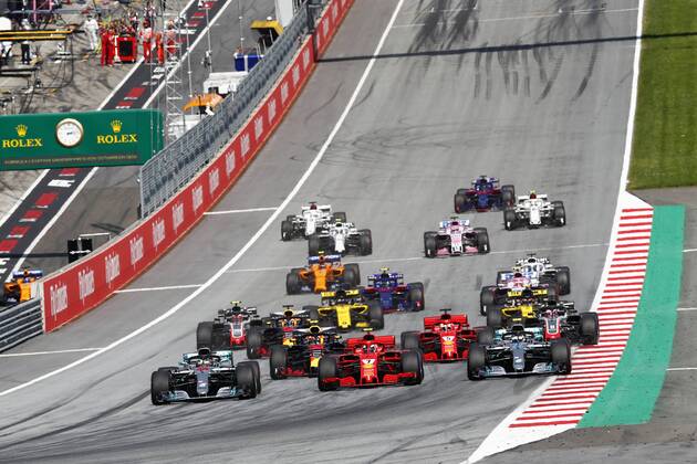 Motorsports: FIA Formula One World Championship WM Weltmeisterschaft 2018, Grand Prix of Austria, Start, 44 Lewis Hamilton (GBR, Mercedes AMG Petronas Motorsport), 7 Kimi Raikkonen (FIN, Scuderia Ferrari), 77 Valtteri Bottas (FIN, Mercedes AMG Petronas Motorsport), 33 Max Verstappen (NLD, Aston Martin Red Bull Racing), 5 Sebastian Vettel (GER, Scuderia Ferrari), Spielberg Austria