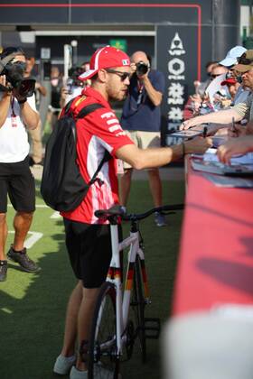Sebastian Vettel Scuderia Ferrari autographing AUT FIA Formula 1 Grand Prix of Great Britain Silverstone Copyright: xEIBNER Illmannx EX_EER