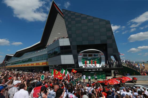 Motorsports: FIA Formula One World Championship WM Weltmeisterschaft 2018, Grand Prix of Great Britain, 44 Lewis Hamilton (GBR, Mercedes AMG Petronas Motorsport), 5 Sebastian Vettel (GER, Scuderia Ferrari), 7 Kimi Raikkonen (FIN, Scuderia Ferrari), Silverstone Great Britain