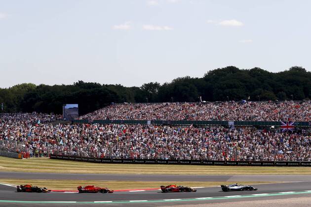 Motorsports: FIA Formula One World Championship WM Weltmeisterschaft 2018, Grand Prix of Great Britain, 44 Lewis Hamilton (GBR, Mercedes AMG Petronas Motorsport), 33 Max Verstappen (NLD, Aston Martin Red Bull Racing), 7 Kimi Raikkonen (FIN, Scuderia Ferrari), 3 Daniel Ricciardo (AUS, Aston Martin Red Bull Racing), Silverstone Great Britain