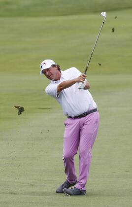 (180715) -- CHICAGO , July 15, 2018 -- Billy Andrade of the United States competes during the third round of Constellation Senior Players Championship golf tournament at Exmoor Country Club on the PGA Golf Herren Tour Champions in Highland Park, Chicago, the United States, on July 14, 2018. ) (SP)U.S.-CHICAGO-GOLF-PGA TOUR CHAMPIONS JoelxLerner 