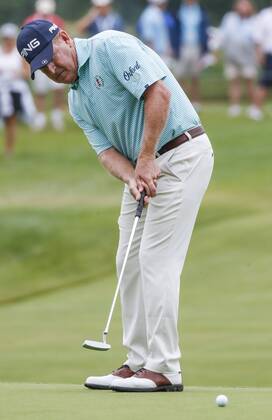 (180715) -- CHICAGO , July 15, 2018 -- Jeff Maggert of the United States competes during the third round of Constellation Senior Players Championship golf tournament at Exmoor Country Club on the PGA Golf Herren Tour Champions in Highland Park, Chicago, the United States, on July 14, 2018. ) (SP)U.S.-CHICAGO-GOLF-PGA TOUR CHAMPIONS JoelxLerner 