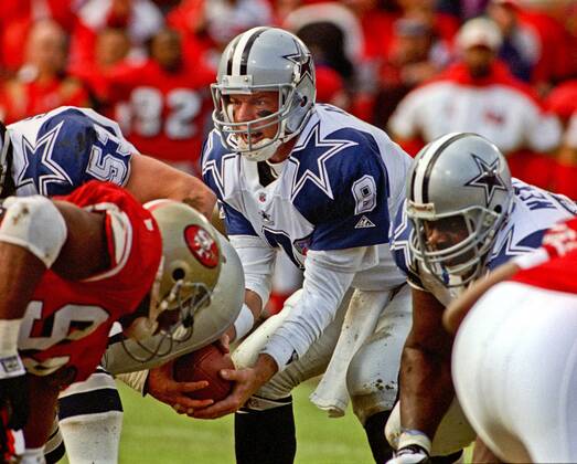 January 15, 1995 - San Francisco, California, U.S - San Francisco 49ers vs. Dallas Cowboys at Candlestick Park Sunday, January 15, 1995. 49ers beat Cowboys 38-28. Dallas Cowboys quarterback Troy Aikman NFL American Football Herren USA 1994: 49ers 38:28 Cowboys - ZUMAg52_ 19950115_zap_g52_016 Copyright: xAlxGolubx