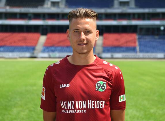 official photo opportunity Hannover 96 Portrait Date Waldemar Anton Hannover 96 1 BL Portrait Date 2018 2019 nordphotoxJaspersen nph00001