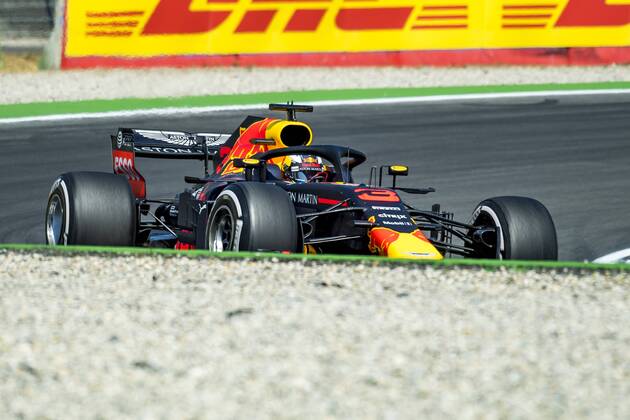 Motorsport Formula 1 season 2018 2019 Training on Friday 20 07 2018 at the Hockenheimring in Hockenheim Germany Daniel Ricciardo Aston Martin Red Bull Racing drives through the bend in the Motodrom Copyright: xInderliedx