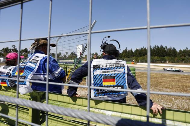 Motorsports: FIA Formula One World Championship WM Weltmeisterschaft 2018, Grand Prix of Germany, steward, Streckenposten, track marshal Hockenheim Germany