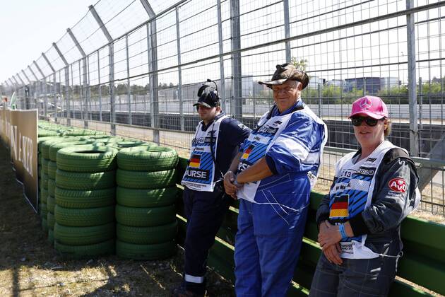 Motorsports: FIA Formula One World Championship WM Weltmeisterschaft 2018, Grand Prix of Germany, steward, Streckenposten, track marshal Hockenheim Germany