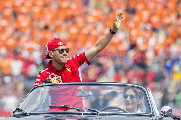Motorsport Formula 1 season 2018 2019 race on Sunday 22 07 2018 at the Hockenheimring in Hockenheim Germany Sebastian Vettel Scuderia Ferrari beckons to the fans Copyright: xInderliedx