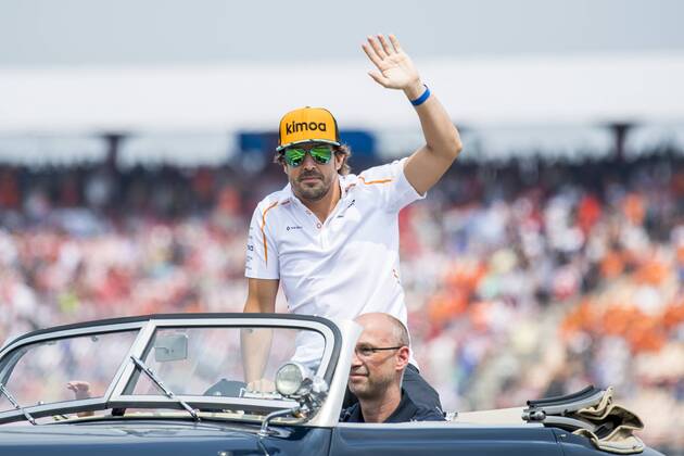 Motorsport Formula 1 season 2018 2019 race on Sunday 22 07 2018 at the Hockenheimring in Hockenheim Germany Fernando Alonso McLaren F1 Team beckons to the fans Copyright: xInderliedx
