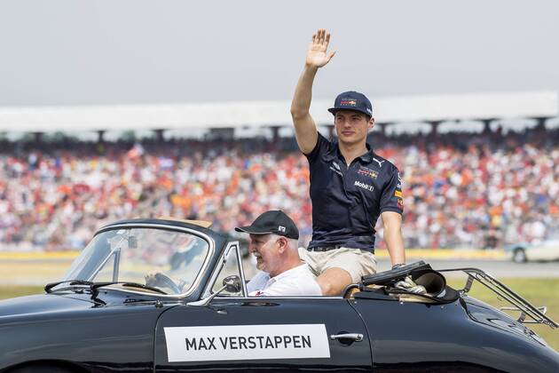 Motorsport Formula 1 Season 2018 2019 Race on Sunday 22 07 2018 at the Hockenheimring in Hockenheim Germany Max Verstappen Aston Martin Red Bull Racing beckons to the fans Copyright: xInderliedx