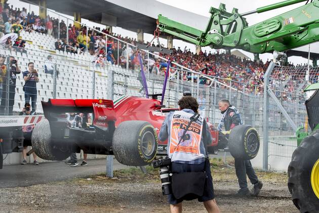 Motorsport Formula 1 Season 2018 2019 Race on Sunday 22 07 2018 at the Hockenheimring in Hockenheim Germany The damaged car of Sebastian Vettel Scuderia Ferrari is transported away Copyright: xInderliedx