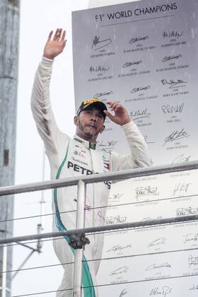 Motorsport Formula 1 Season 2018 2019 Race on Sunday 22 07 2018 at the Hockenheimring in Hockenheim Germany Lewis Hamilton Mercedes AMG Petronas celebrates on the podium Copyright: xInderliedx