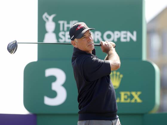 26th July 2018, Old Course at St Andrews, St Andrews, Scotland; The 2018 Senior Open Golf Championships, 1st round; Corey Pavin (USA) plays his tee shot on the 3rd hole  ActionPlus12050557 AlanxMartin