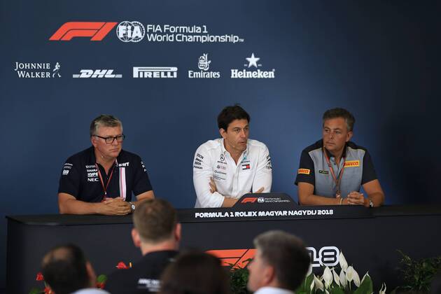 27th July 2018, Hungaroring, Mogyorod, Hungary; Hungarian Formula One Grand Prix, Friday free practice; Otmar Szafnauer, Toto Wolff and Mario Isola  ActionPlus12050797 Octane
