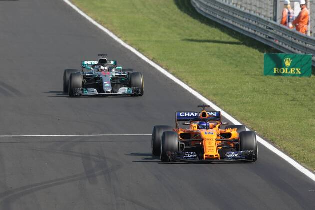 FORMULA 1 - Hungarian GP BUDAPEST,HUNGARY,29.JUL.18 - MOTORSPORTS, FORMULA 1 - Grand Prix of Hungary, Hungaroring. Image shows Fernando Alonso (ESP McLaren) and Lewis Hamilton (GBR Mercedes GP). GEPAxpictures xFritzxMueller