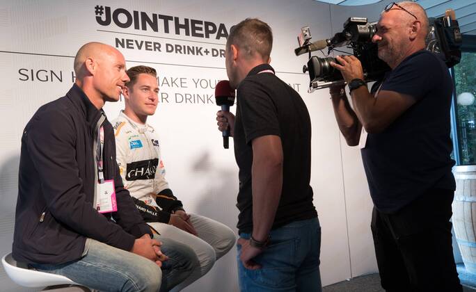 McLaren s Belgian driver Stoffel Vandoorne and former Belgian cyclocross champion Sven Nys pictured during preparations ahead of the Spa-Francorchamps Formula One Grand Prix of Belgium race, in Spa-Francorchamps, Thursday 23 August 2018. BENOITxDOPPAGNE  x05411314x