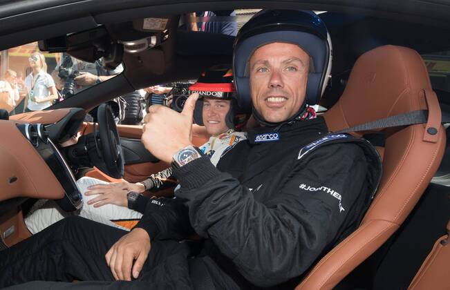 McLaren s Belgian driver Stoffel Vandoorne and former Belgian cyclocross champion Sven Nys pictured during preparations ahead of the Spa-Francorchamps Formula One Grand Prix of Belgium race, in Spa-Francorchamps, Thursday 23 August 2018. BENOITxDOPPAGNE  x05411317x