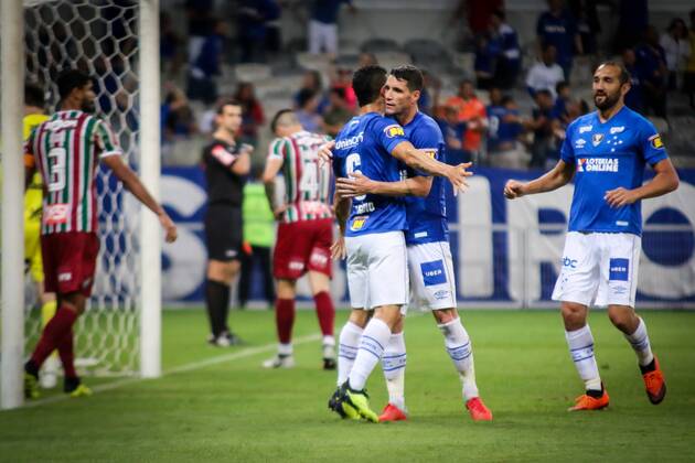 Cruzeiro x Fluminense BELO HORIZONTE, MG - 25.08.2018: CRUZEIRO X FLUMINENSE - Players celebrate the second goal of Cruzeiro, marked by Ayrton (against), during Cruzeiro vs. Fluminense, a match valid for the twenty-first round of the Brazilian Championship 2018 Série A, held at Mineirão Stadium, Belo Horizonte, MG. (Photo: Dudu Macedo Fotoarena) x1593761x  DuduxMacedo